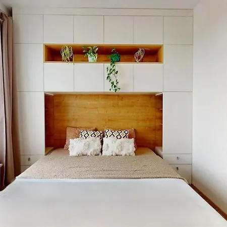 Modern Near Airport With Free Parking Pressburg