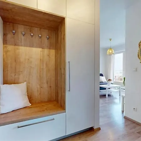 Apartment Modern Near Airport With Free Parking Pressburg