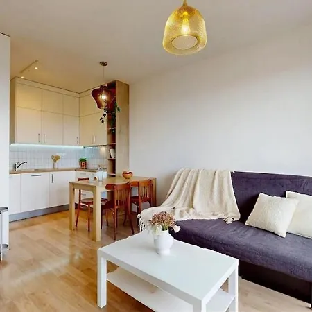 Apartment Modern Near Airport With Free Parking *