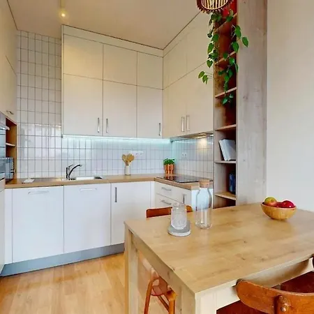 Modern Near Airport With Free Parking * Pressburg